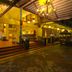 Otel Girişi